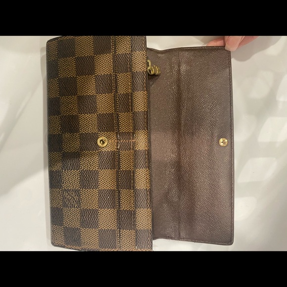 Louis Vuitton Wallet - Picture 3 of 8